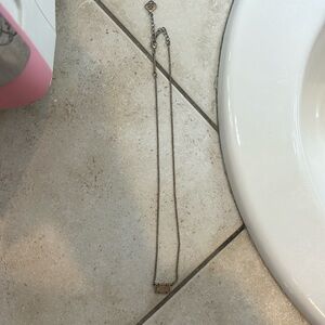 Kendra scott necklace